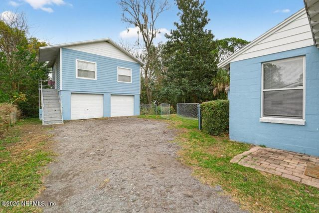 1954 BURKHOLDER Circle E, Jacksonville, FL 32216