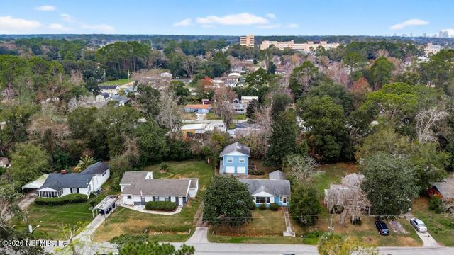 1954 BURKHOLDER Circle E, Jacksonville, FL 32216