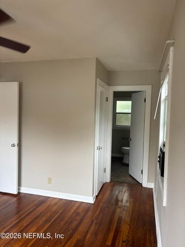 1954 BURKHOLDER Circle E, Jacksonville, FL 32216