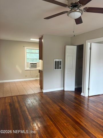 1954 BURKHOLDER Circle E, Jacksonville, FL 32216