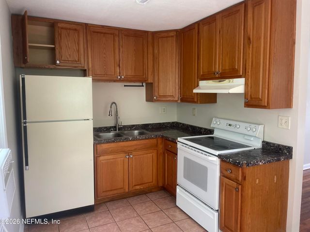 1954 BURKHOLDER Circle E, Jacksonville, FL 32216