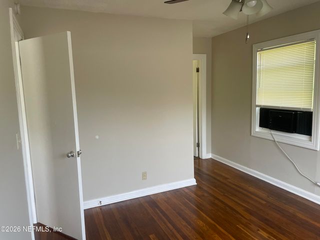 1954 BURKHOLDER Circle E, Jacksonville, FL 32216