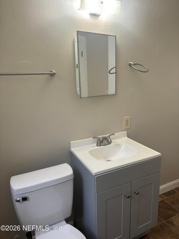 1954 BURKHOLDER Circle E, Jacksonville, FL 32216