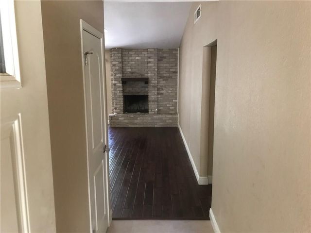 10106 Missel Thrush DR, Austin, TX 78750