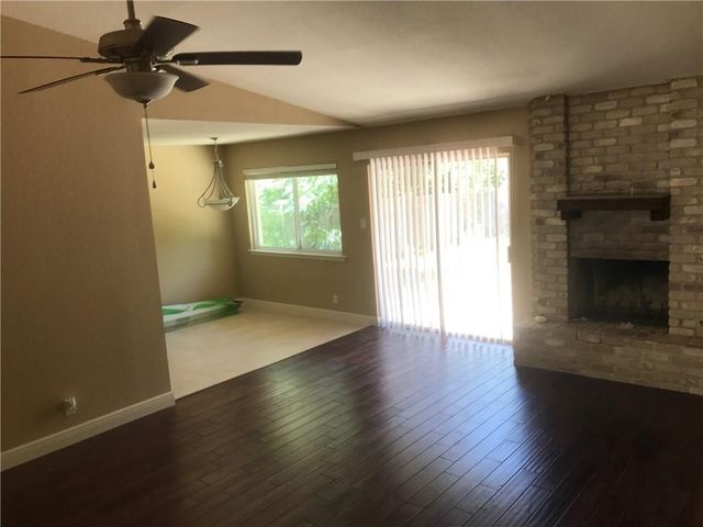 10106 Missel Thrush DR, Austin, TX 78750