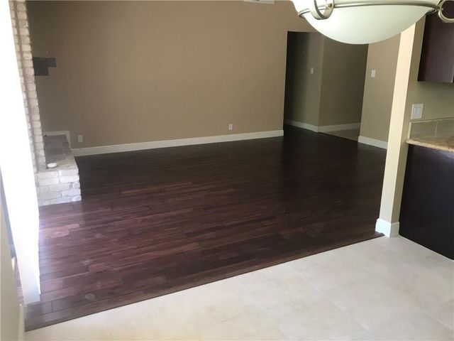 10106 Missel Thrush DR, Austin, TX 78750