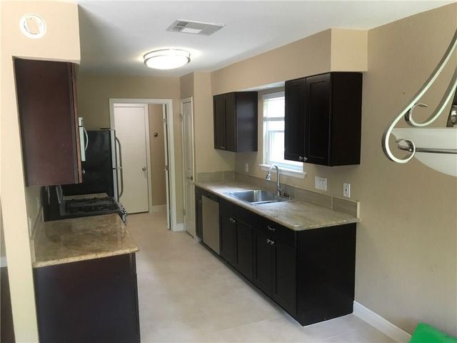 10106 Missel Thrush DR, Austin, TX 78750