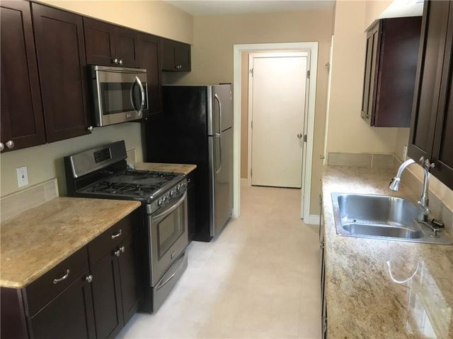 10106 Missel Thrush DR, Austin, TX 78750