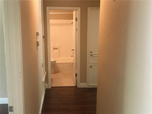 10106 Missel Thrush DR, Austin, TX 78750