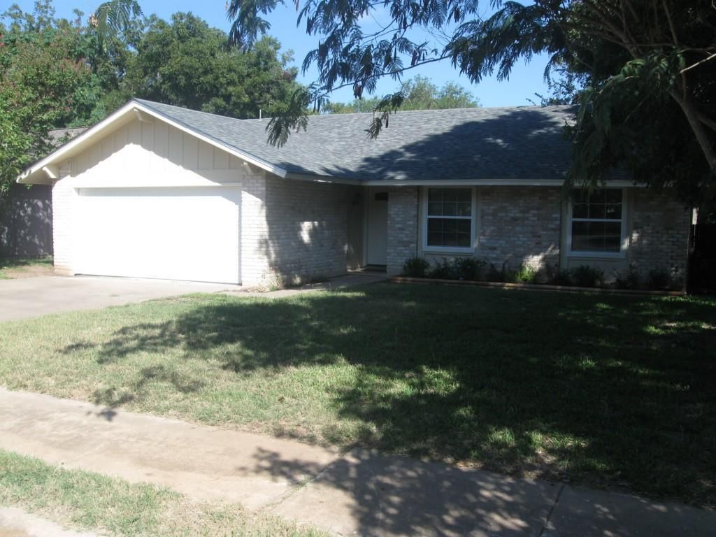 10106 Missel Thrush DR, Austin, TX 78750