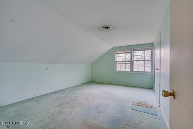 12 Lakeridge Drive, Matawan, NJ 07747