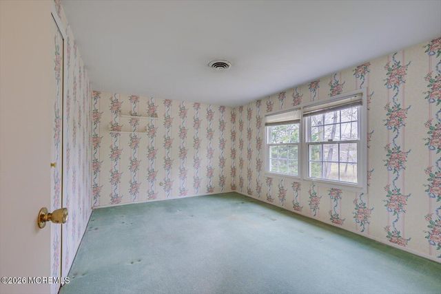 12 Lakeridge Drive, Matawan, NJ 07747