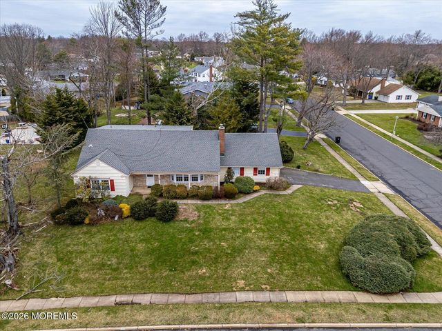 12 Lakeridge Drive, Matawan, NJ 07747