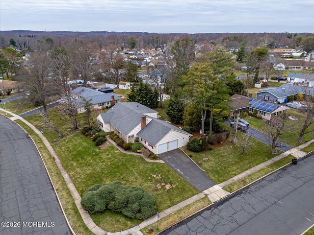 12 Lakeridge Drive, Matawan, NJ 07747