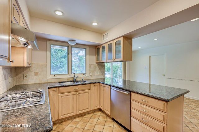 12 Lakeridge Drive, Matawan, NJ 07747