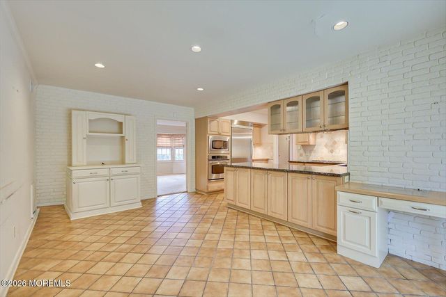 12 Lakeridge Drive, Matawan, NJ 07747