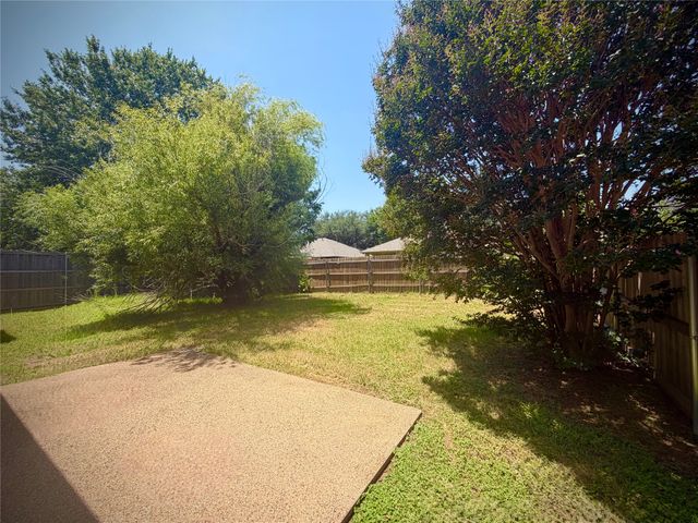 3203 Blue Jay Drive, Corinth, TX 76210