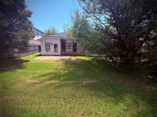 3203 Blue Jay Drive, Corinth, TX 76210