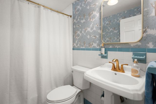 9 Parker Rd, Groveland, MA 01834