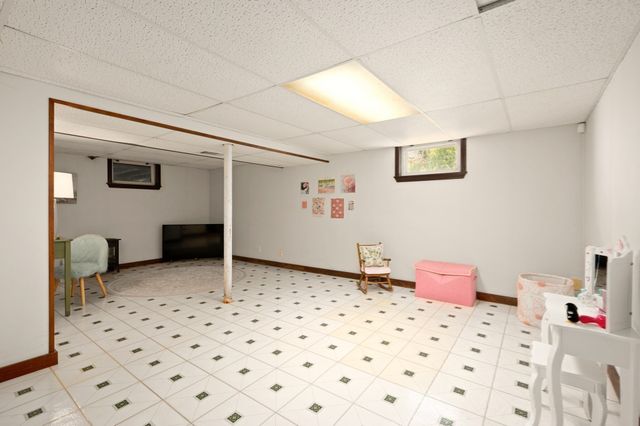 9 Parker Rd, Groveland, MA 01834