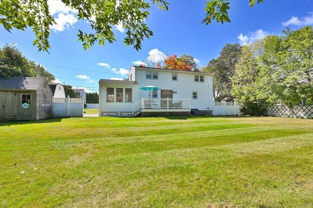9 Parker Rd, Groveland, MA 01834