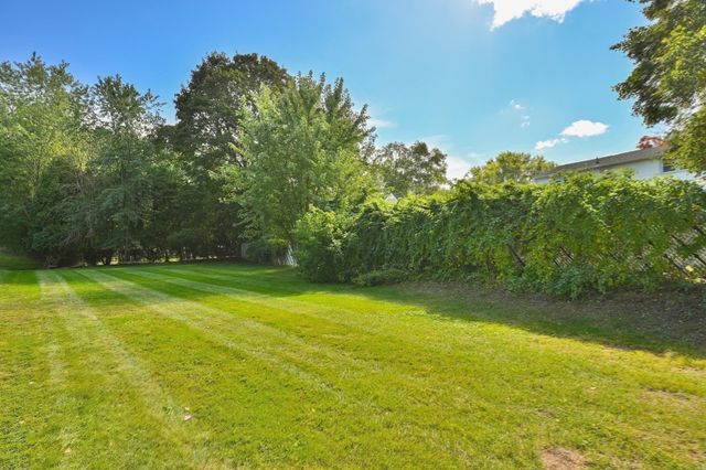 9 Parker Rd, Groveland, MA 01834