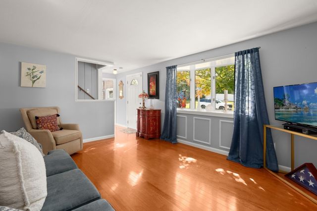 9 Parker Rd, Groveland, MA 01834