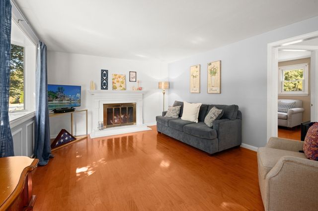 9 Parker Rd, Groveland, MA 01834