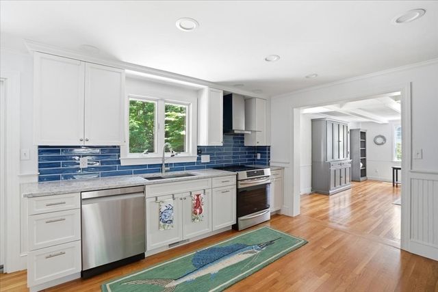 7 Amber Rd, Hingham, MA 02043