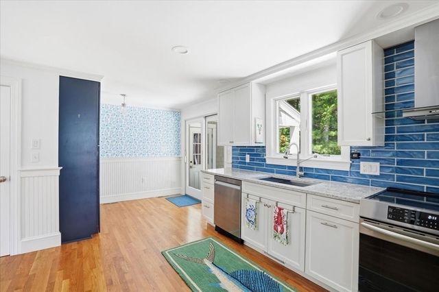7 Amber Rd, Hingham, MA 02043