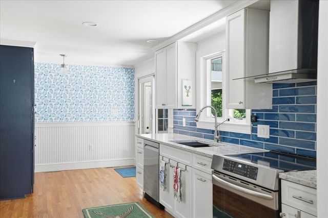 7 Amber Rd, Hingham, MA 02043