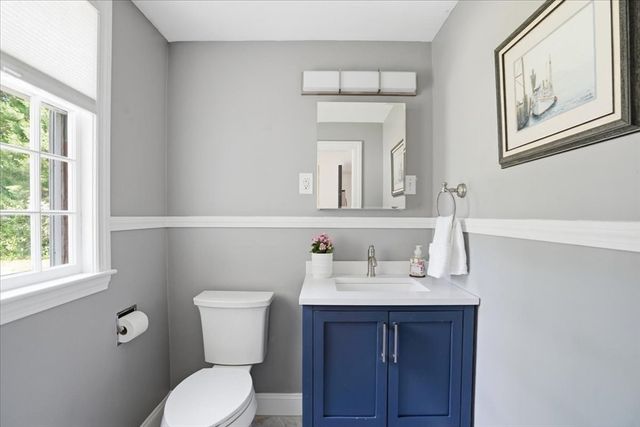 7 Amber Rd, Hingham, MA 02043