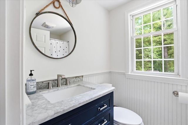 7 Amber Rd, Hingham, MA 02043