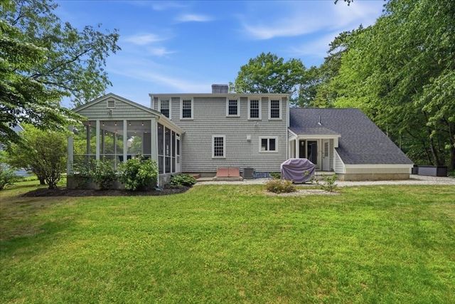 7 Amber Rd, Hingham, MA 02043
