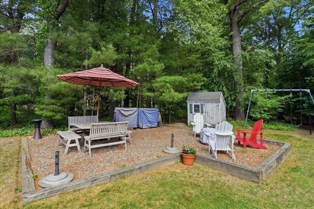 7 Amber Rd, Hingham, MA 02043
