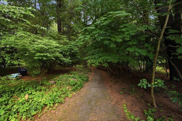 7 Amber Rd, Hingham, MA 02043