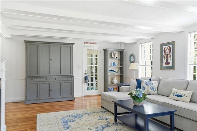 7 Amber Rd, Hingham, MA 02043