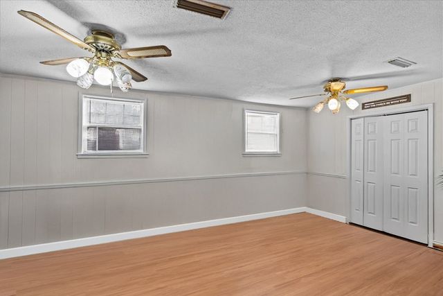 1258 Meadowlake Dr, Ozark, AL 36360