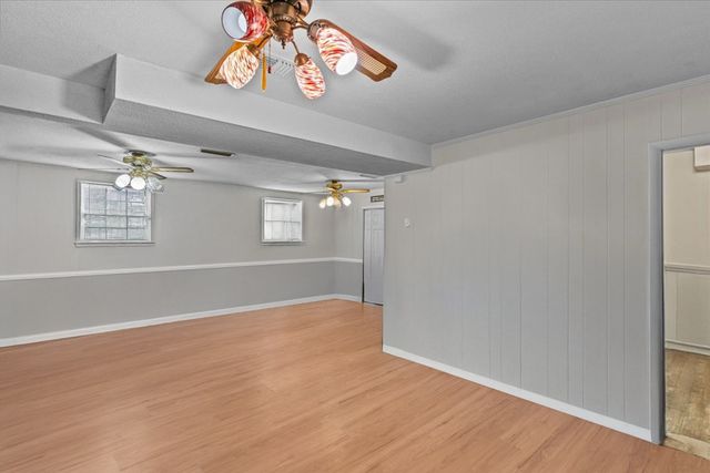 1258 Meadowlake Dr, Ozark, AL 36360