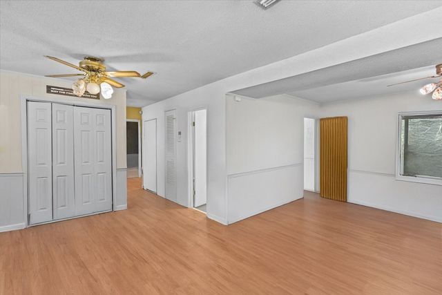 1258 Meadowlake Dr, Ozark, AL 36360