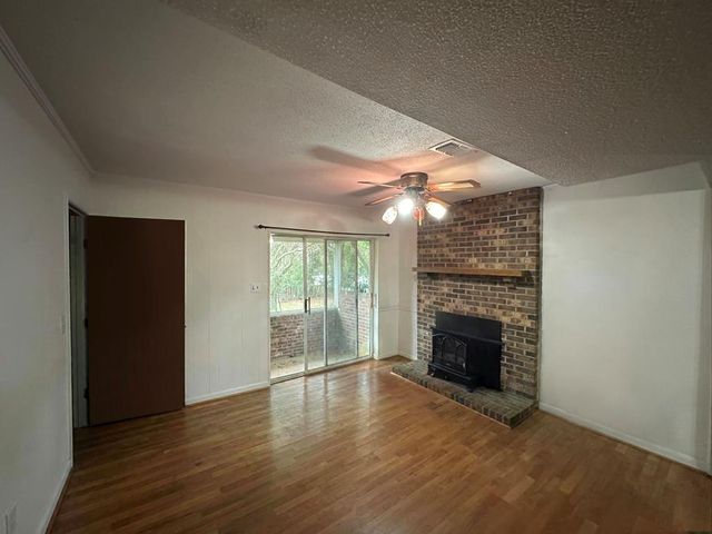 1258 Meadowlake Dr, Ozark, AL 36360