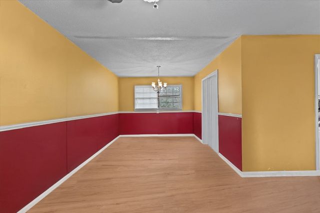 1258 Meadowlake Dr, Ozark, AL 36360