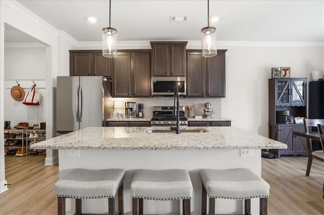 4231 Portsbrook Avenue, Snellville, GA 30039