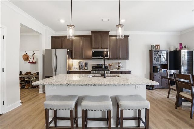 4231 Portsbrook Avenue, Snellville, GA 30039