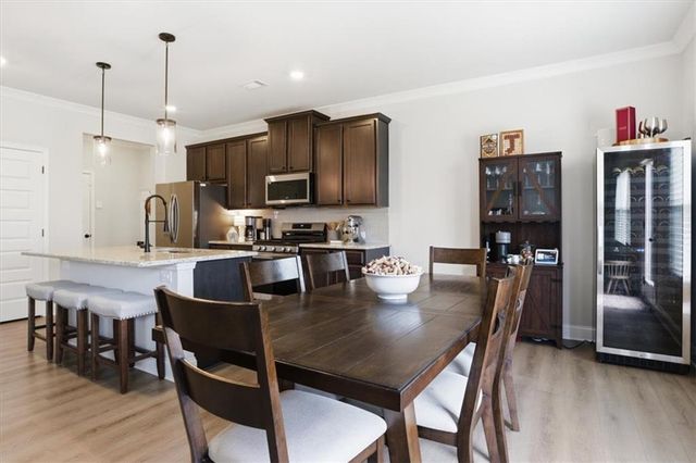 4231 Portsbrook Avenue, Snellville, GA 30039