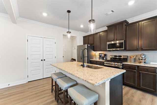 4231 Portsbrook Avenue, Snellville, GA 30039
