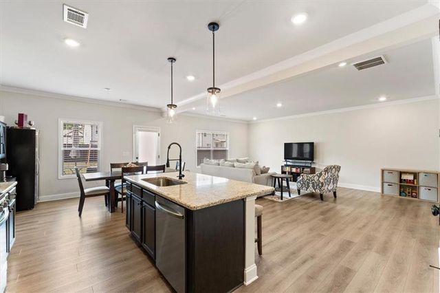 4231 Portsbrook Avenue, Snellville, GA 30039