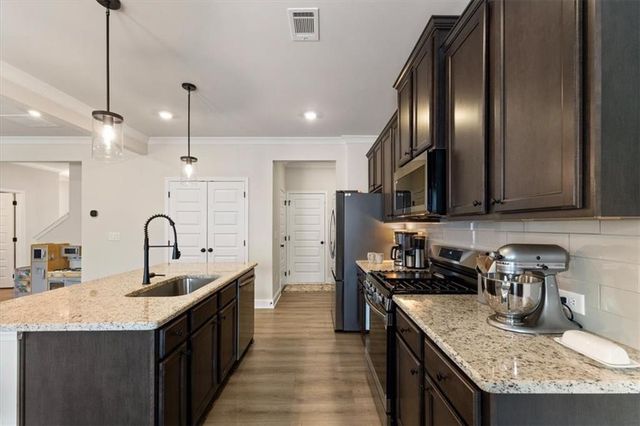 4231 Portsbrook Avenue, Snellville, GA 30039