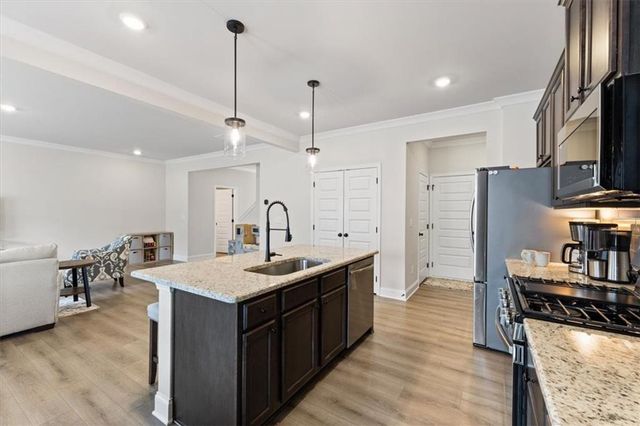 4231 Portsbrook Avenue, Snellville, GA 30039