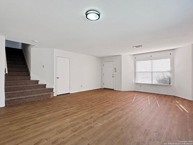 7011 Cole Creek, Converse, TX 78109